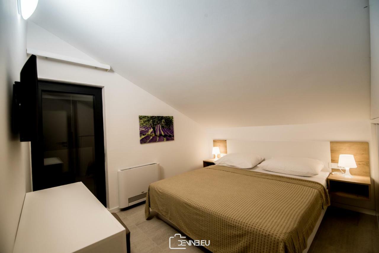 villa Madomi Kustići Esterno foto